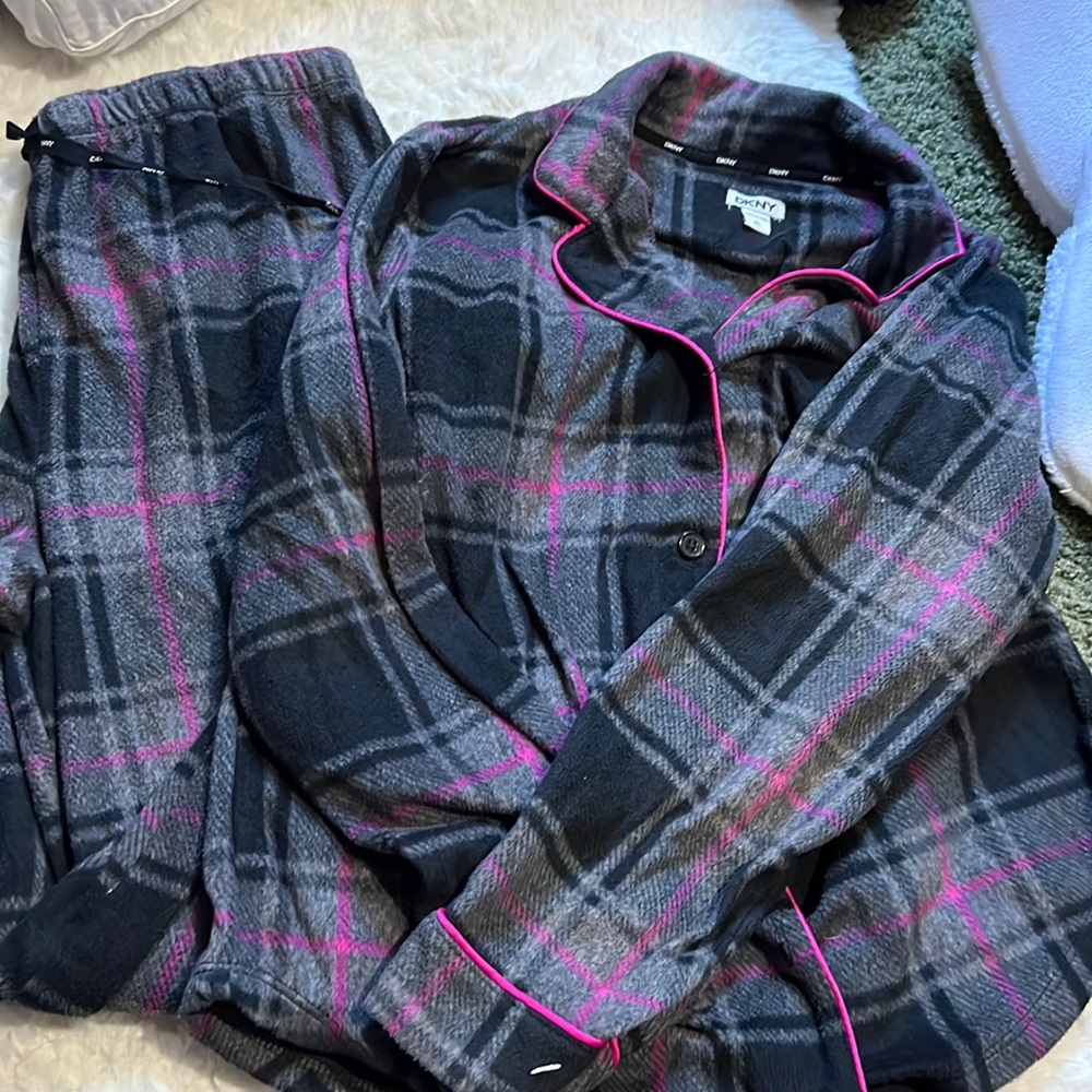 DKNY pajama set